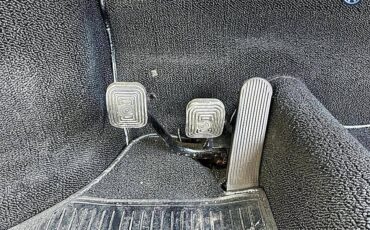 Volkswagen-karmann-ghia-1973-black-64