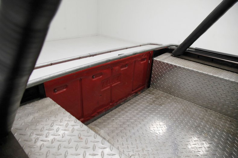 Willys-Cj2a-1947-Red-Black-24