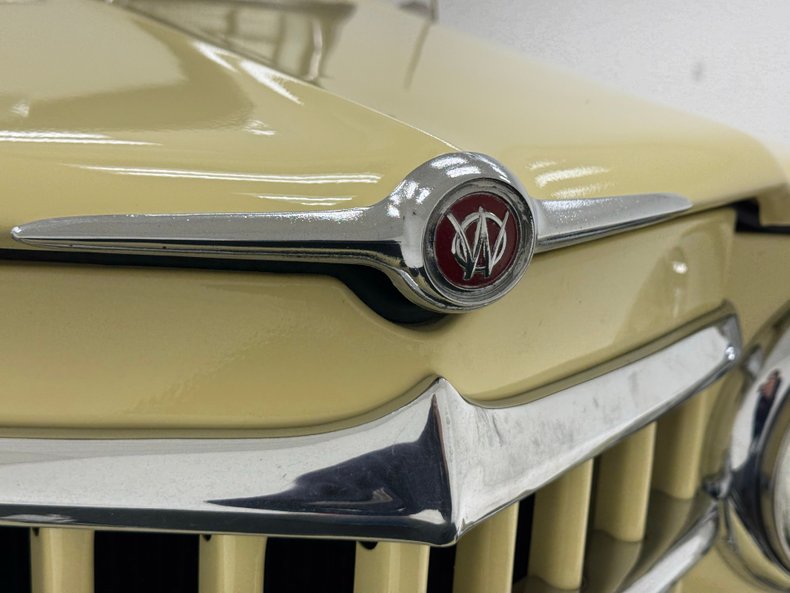 Willys-Jeepster-1950-Yellow-Black-1