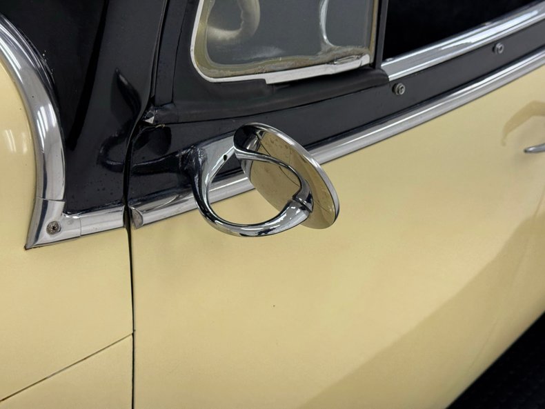 Willys-Jeepster-1950-Yellow-Black-10