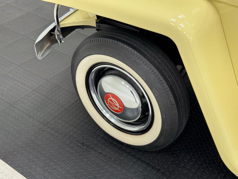 Willys-Jeepster-1950-Yellow-Black-19