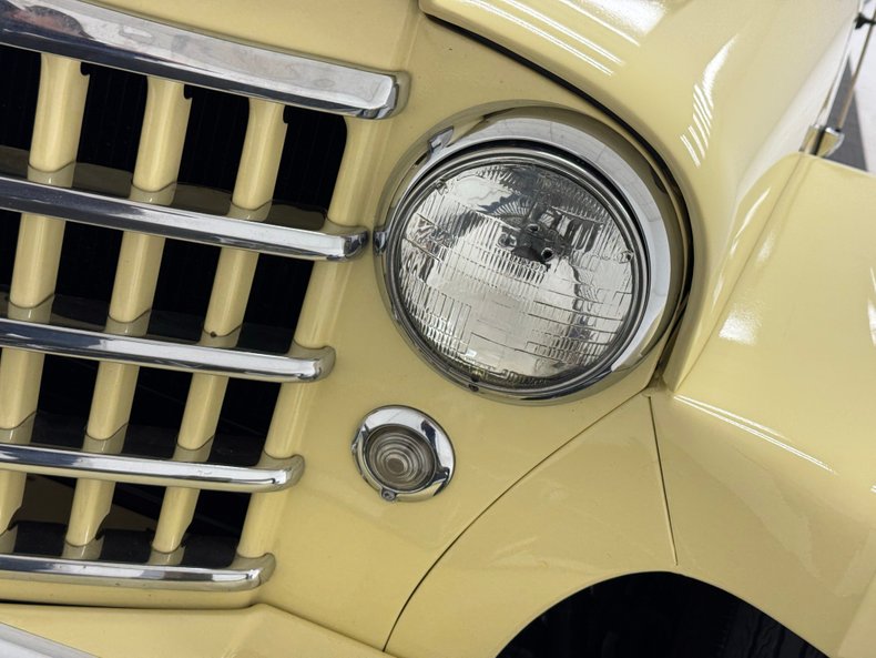 Willys-Jeepster-1950-Yellow-Black-2