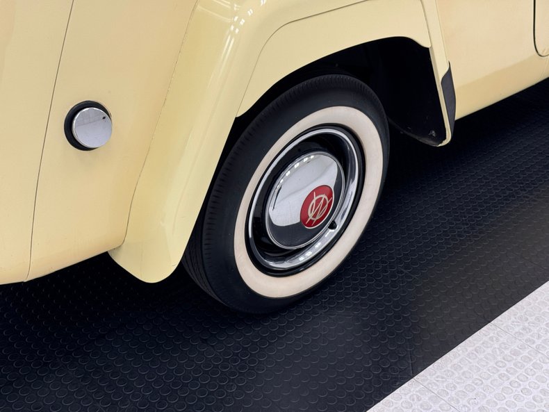 Willys-Jeepster-1950-Yellow-Black-23