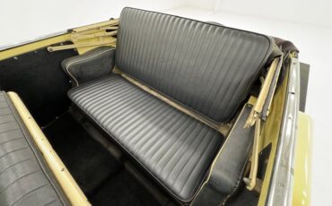 Willys-Jeepster-1950-Yellow-Black-37