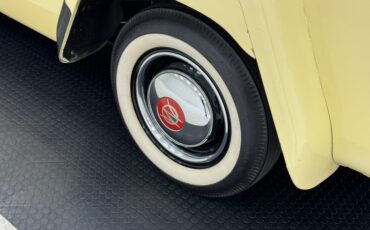 Willys-Jeepster-1950-Yellow-Black-4