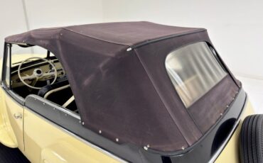 Willys-Jeepster-1950-Yellow-Black-46