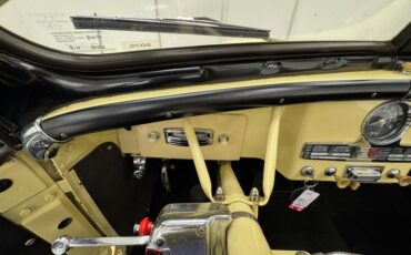 Willys-Jeepster-1950-Yellow-Black-49