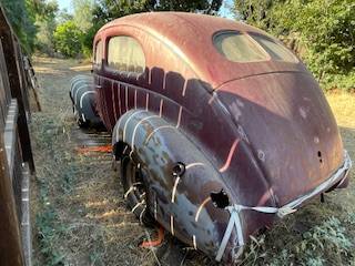 2-dr-sedan-1940-red-2