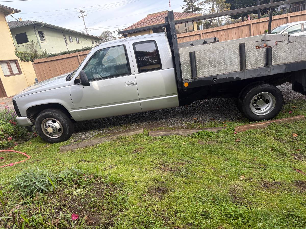 3500-chevy-truck-1990-grey-3