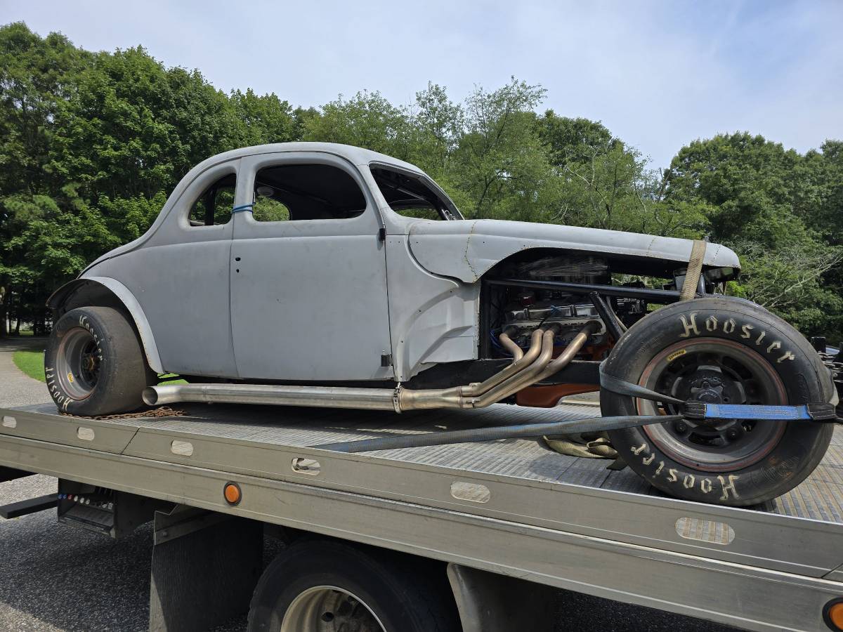 41-ford-tudor-1941-2