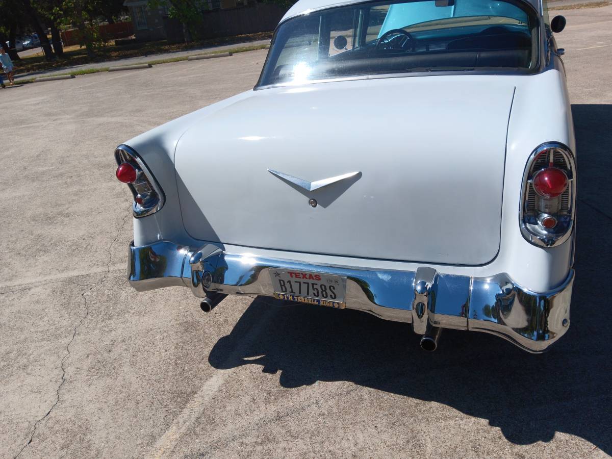 56-chevy-210-1956-7