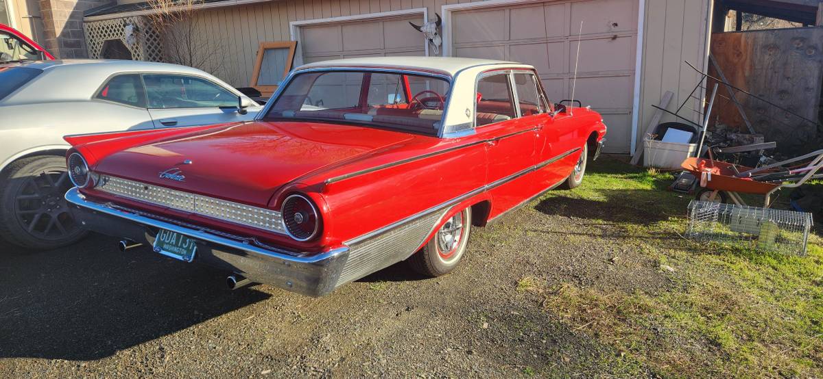 61-ford-galaxie-1961-red