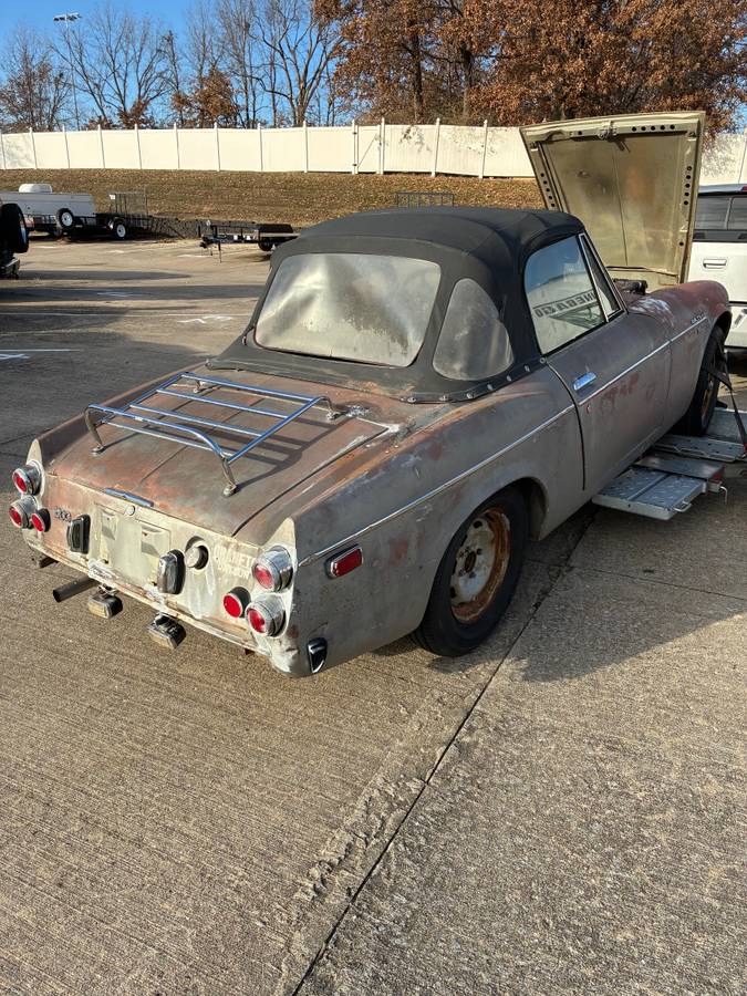 69-datsun-1600-fairlady-1969-silver