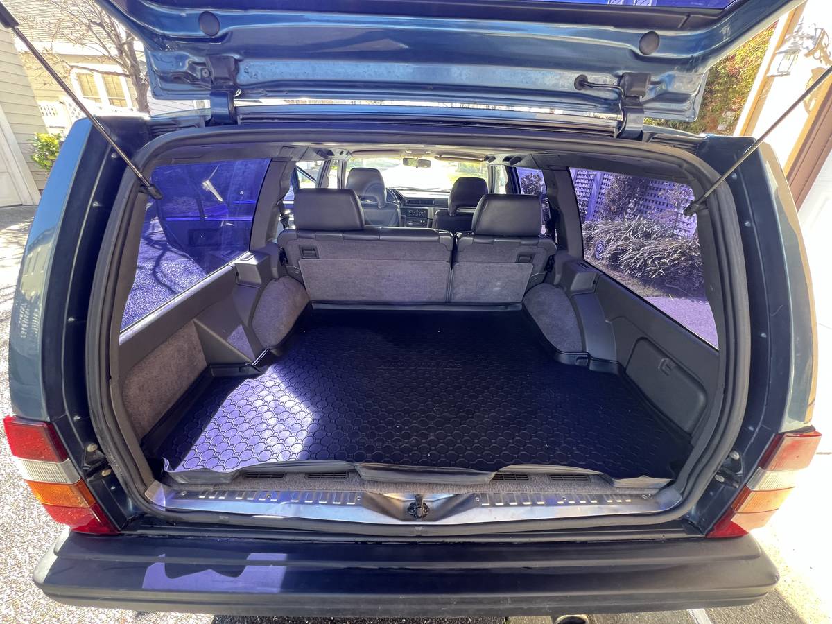 740-volvo-1992-blue-10