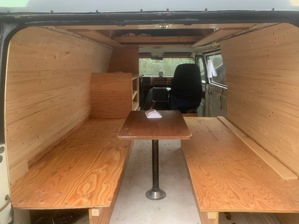 76-vandura-1976-custom-1