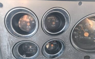 84-suburban-4x4-1984-13