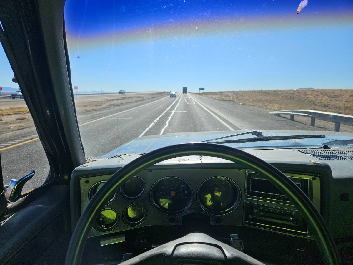 84-suburban-4x4-1984-15