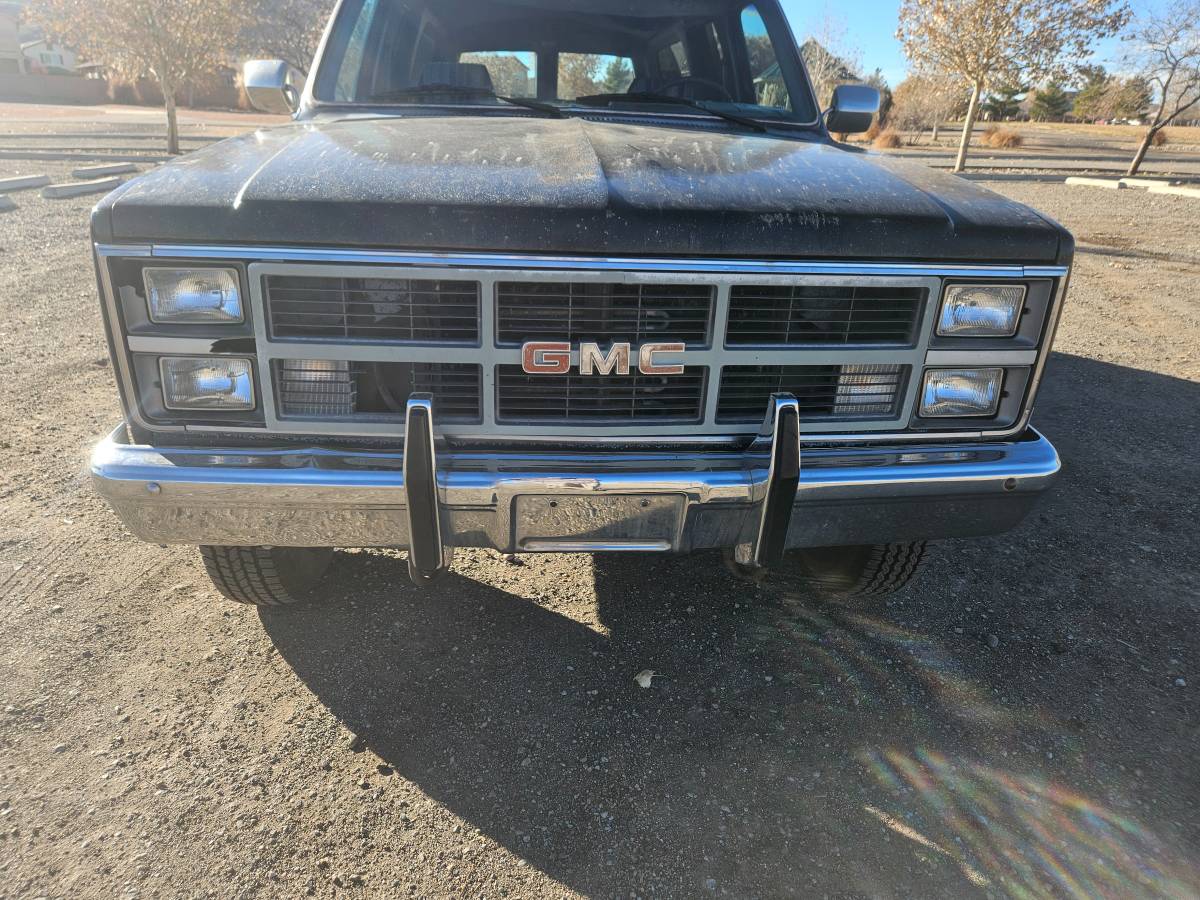 84-suburban-4x4-1984-3