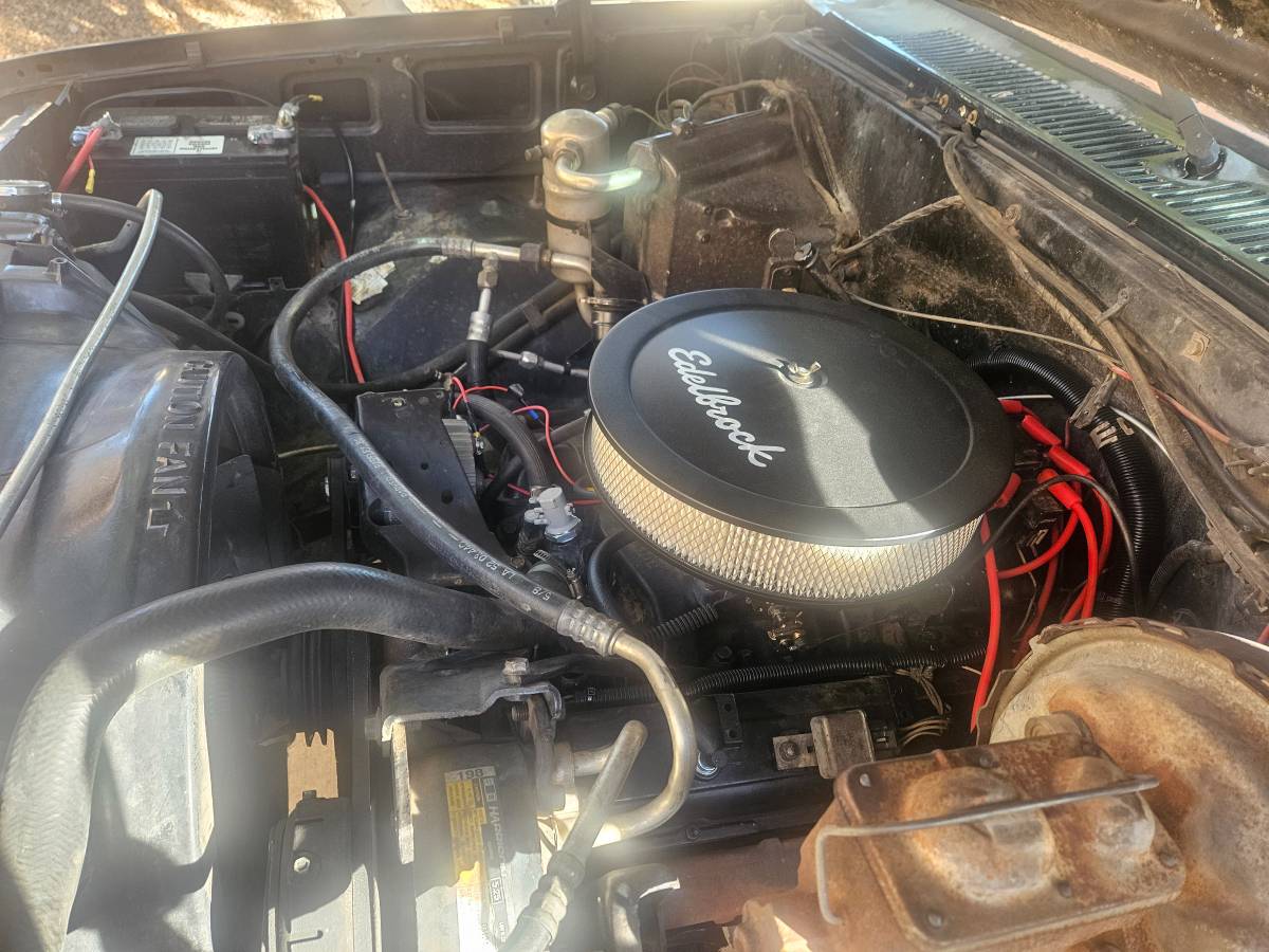 84-suburban-4x4-1984-6