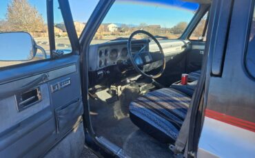 84-suburban-4x4-1984-7