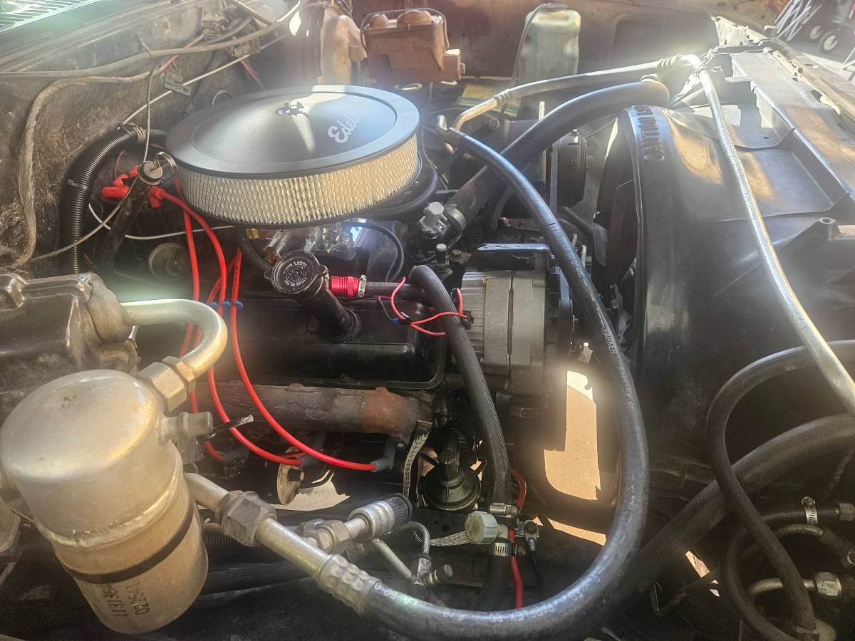 84-suburban-4x4-1984-7