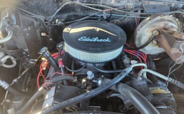 84-suburban-4x4-1984-9