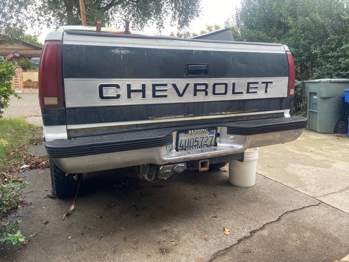 88-chevrolet-2500-4x4-pick-up-truck-1988-white-2