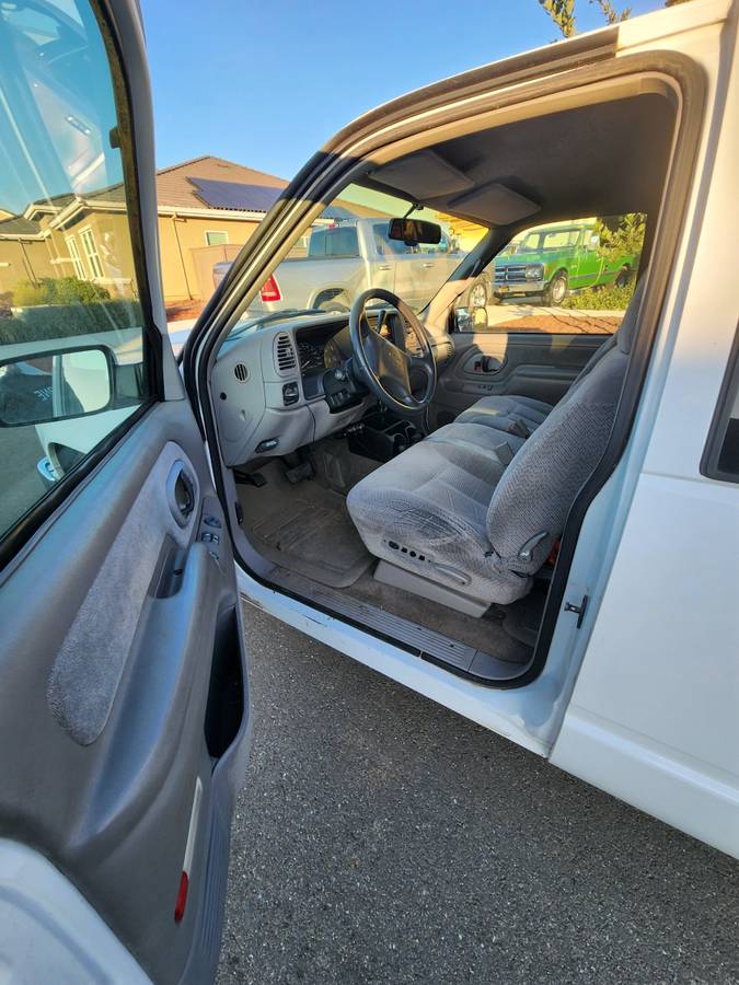 9-chevy-duall-1996-white-8