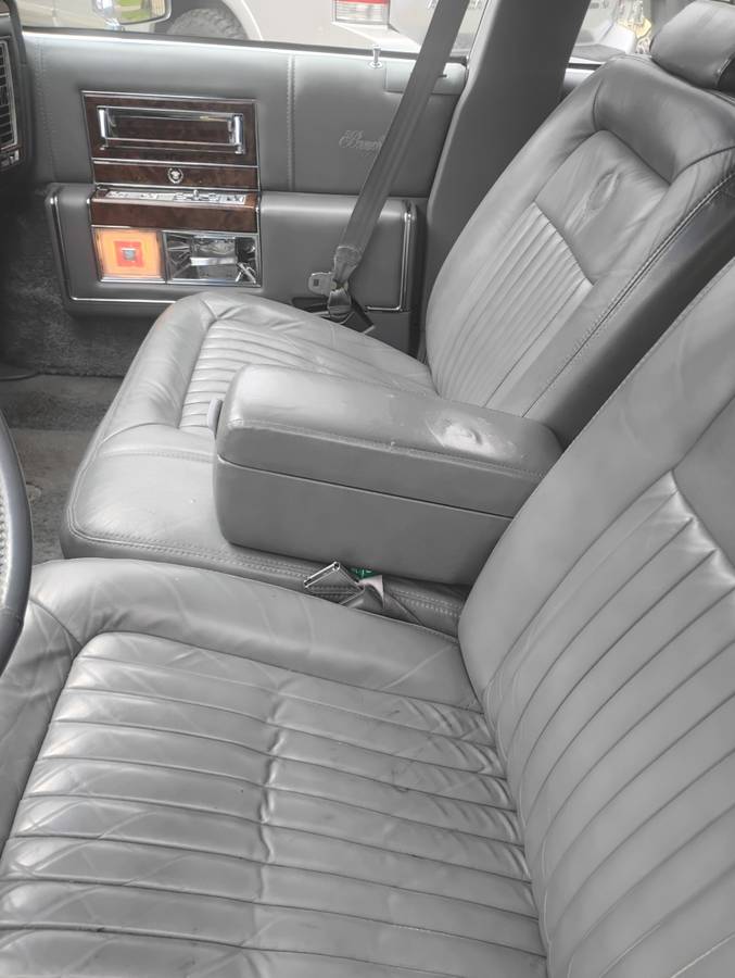 91-cadillac-fleetwood-1991-3