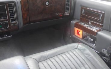 91-cadillac-fleetwood-1991-5