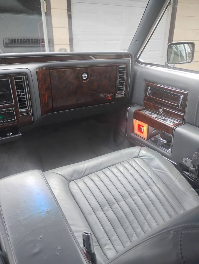 91-cadillac-fleetwood-1991-5