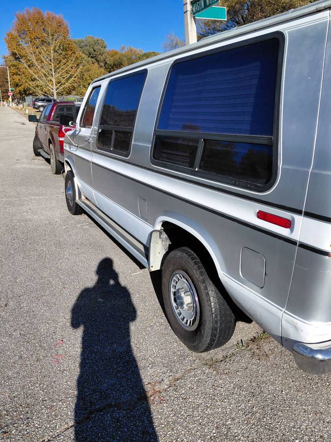 91-ford-e150-5.0-engine-1991-grey-3