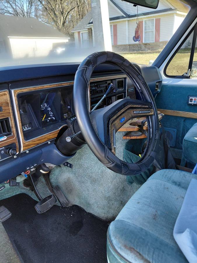 91-ford-e150-5.0-engine-1991-grey-6