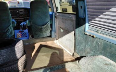 91-ford-e150-5.0-engine-1991-grey-8