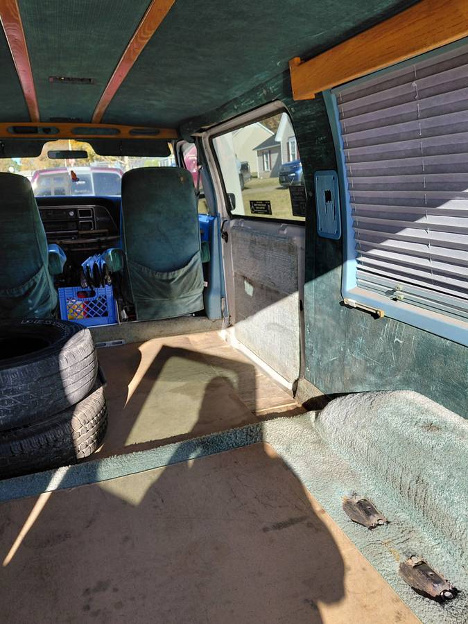 91-ford-e150-5.0-engine-1991-grey-8