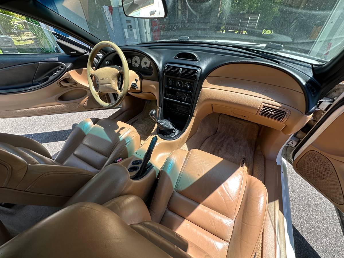 94-cobra-mustang-coupe-1994-white-11