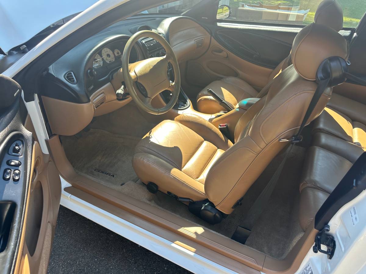 94-cobra-mustang-coupe-1994-white-16