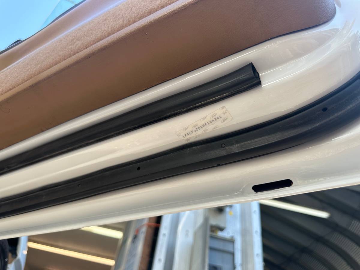 94-cobra-mustang-coupe-1994-white-19