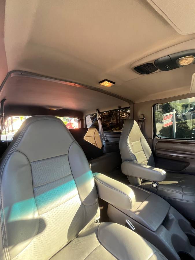 96ford-bronco-eddie-bauer-4x4-1996-black-9