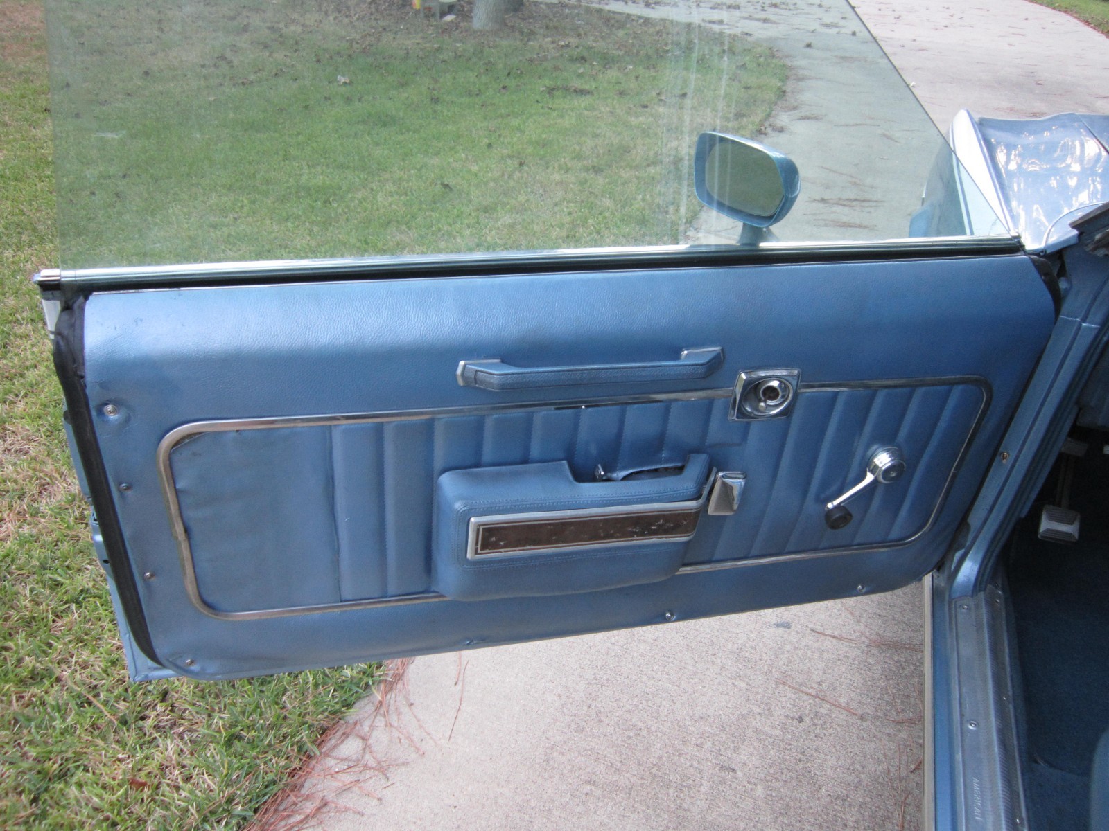 AMC-AMX-1970-Coupe-8