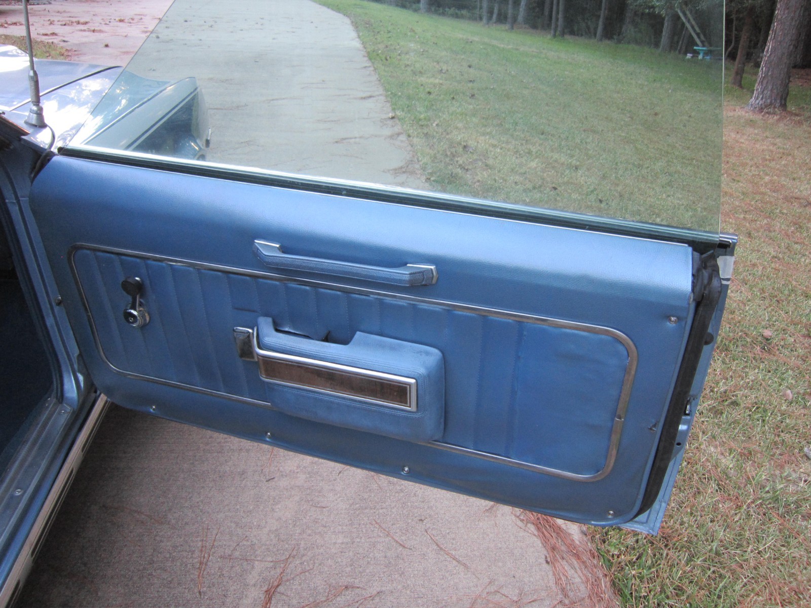 AMC-AMX-1970-Coupe-9