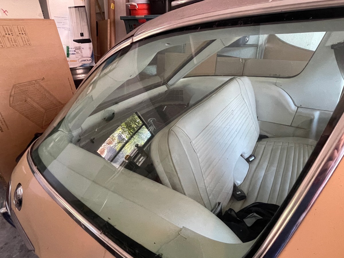 AMC-Pacer-1976-Coupe-13