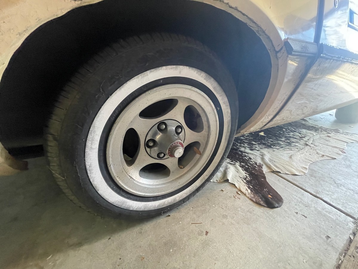 AMC-Pacer-1976-Coupe-14