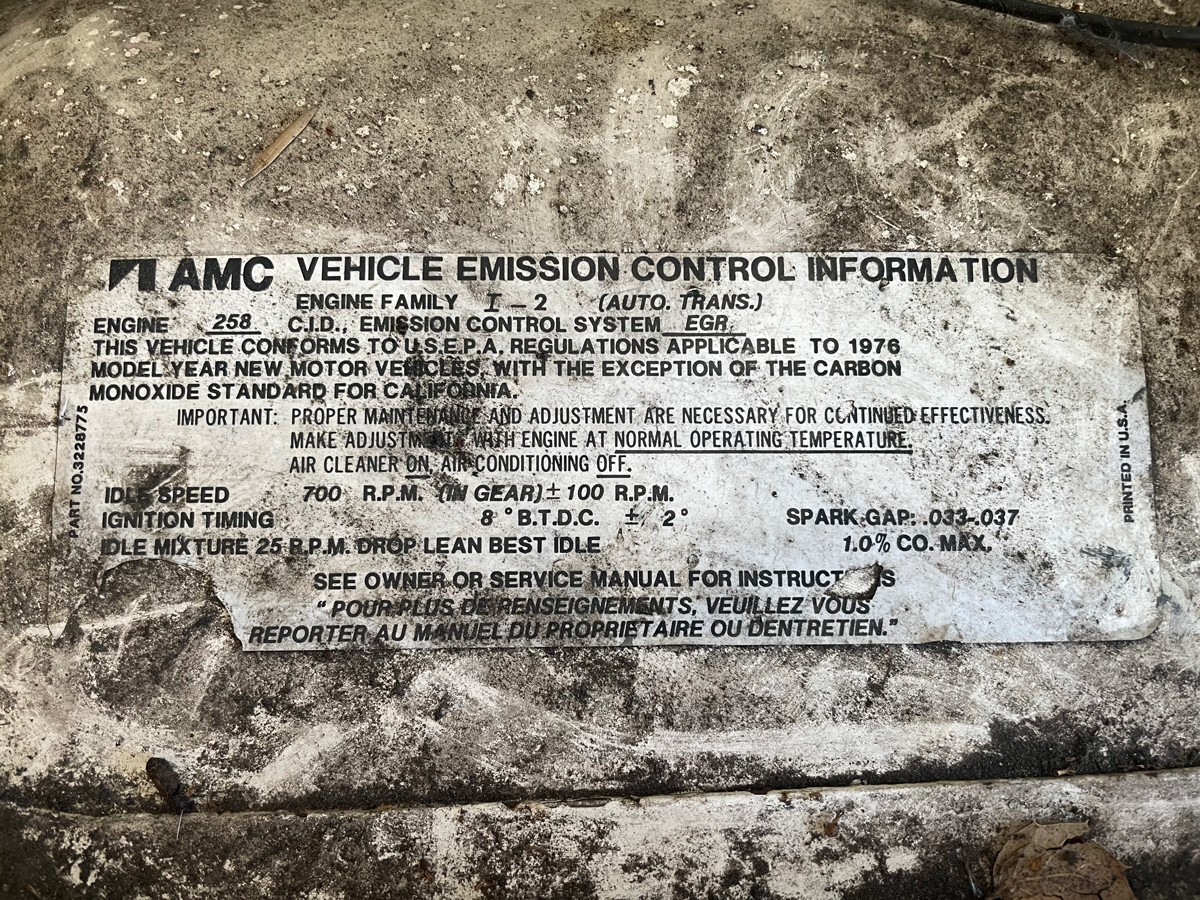 AMC-Pacer-1976-Coupe-16