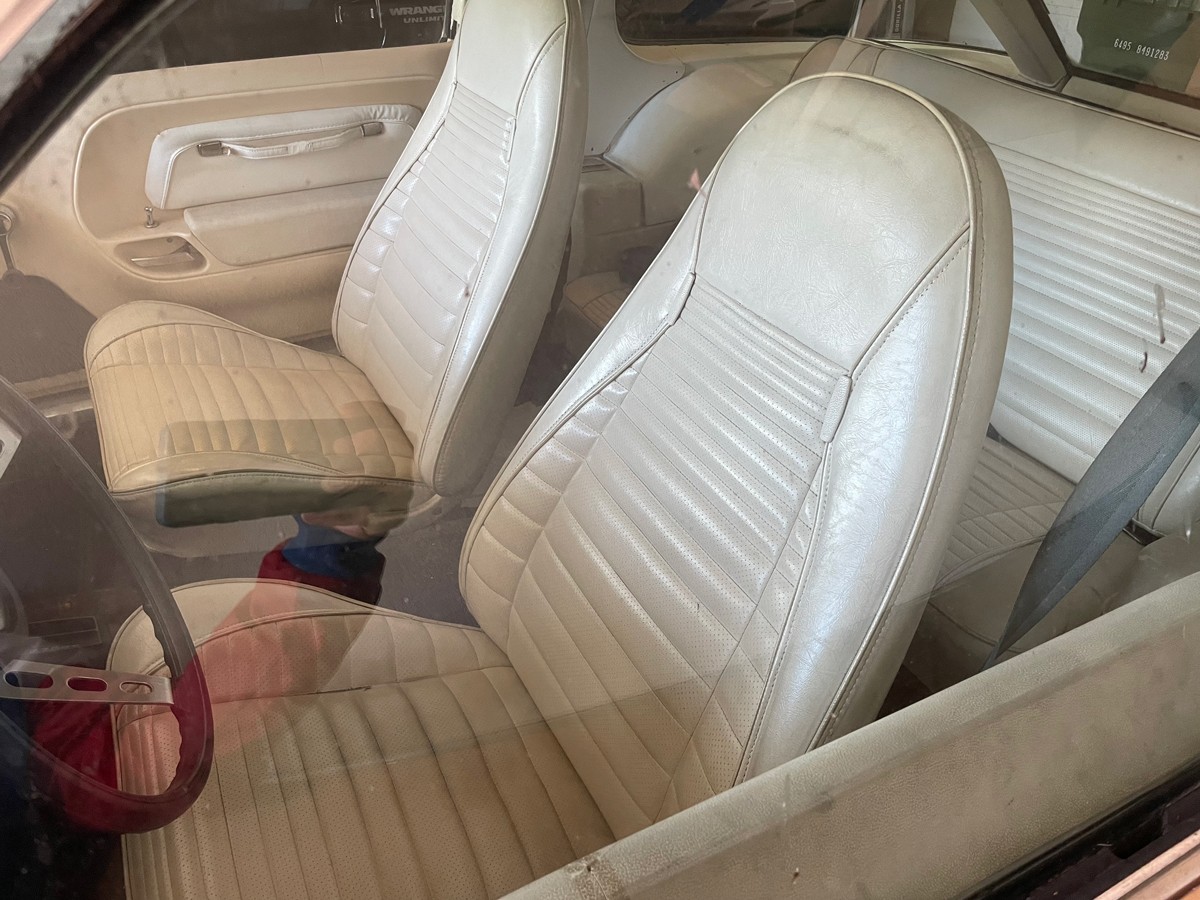 AMC-Pacer-1976-Coupe-8