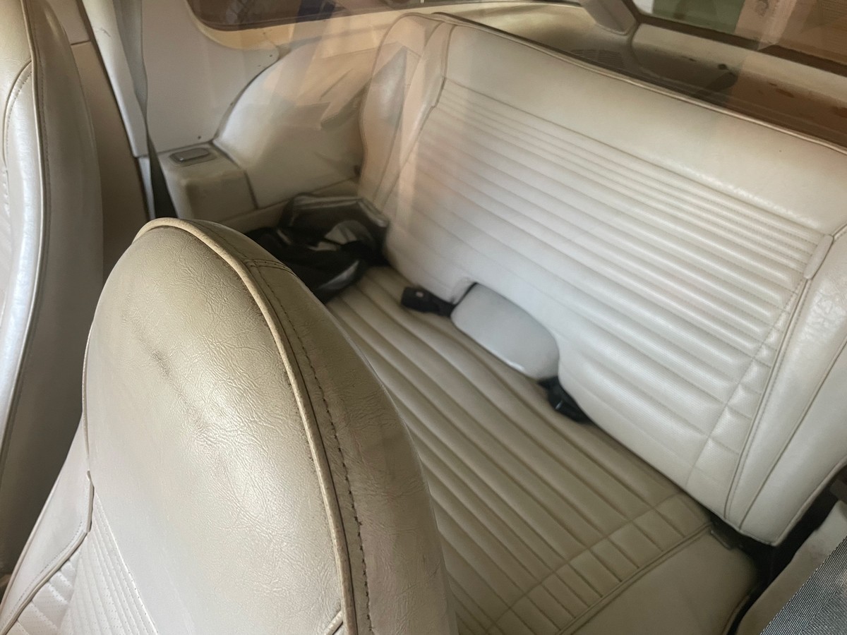 AMC-Pacer-1976-Coupe-9