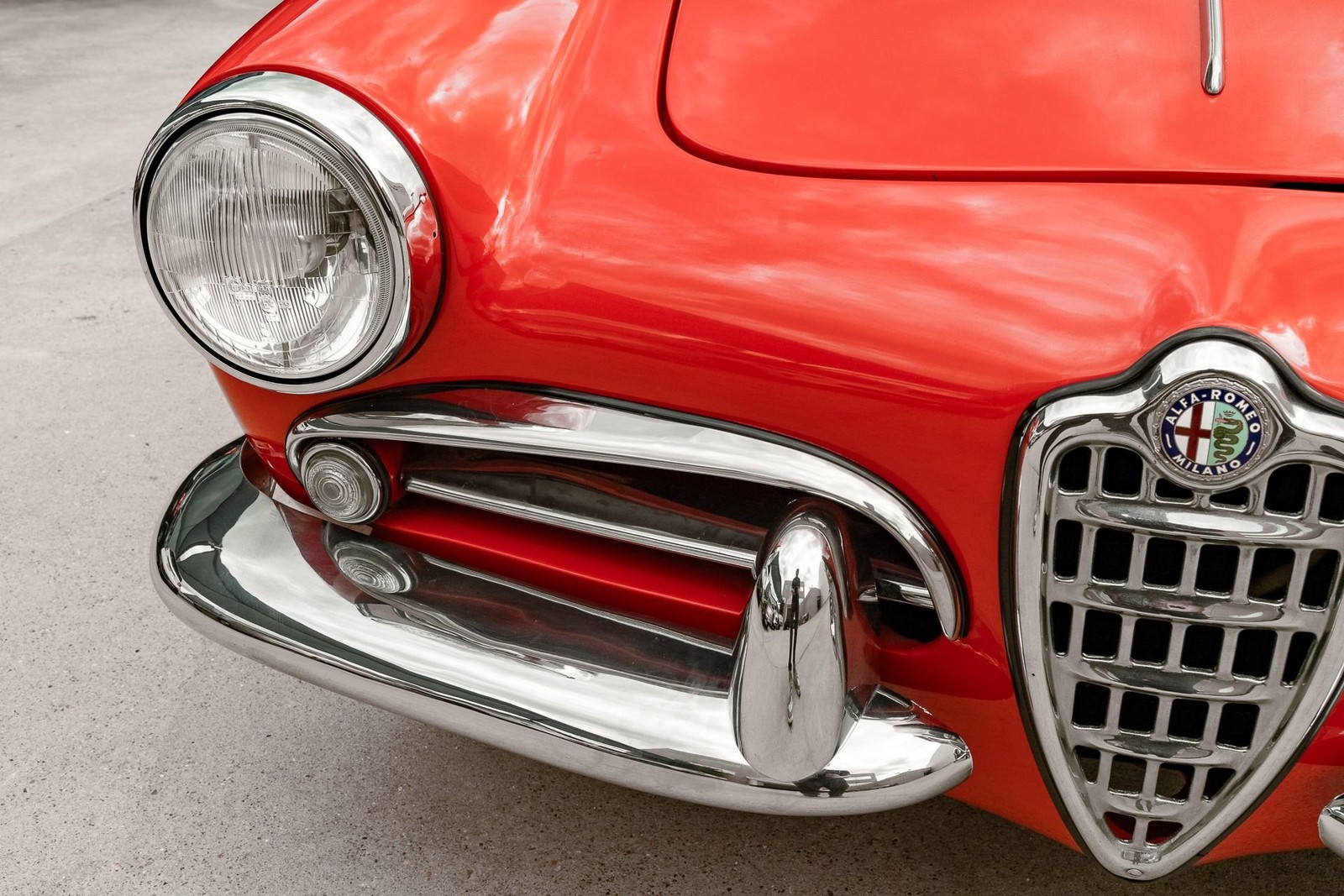 Alfa-Romeo-Spider-1957-Convertible-12