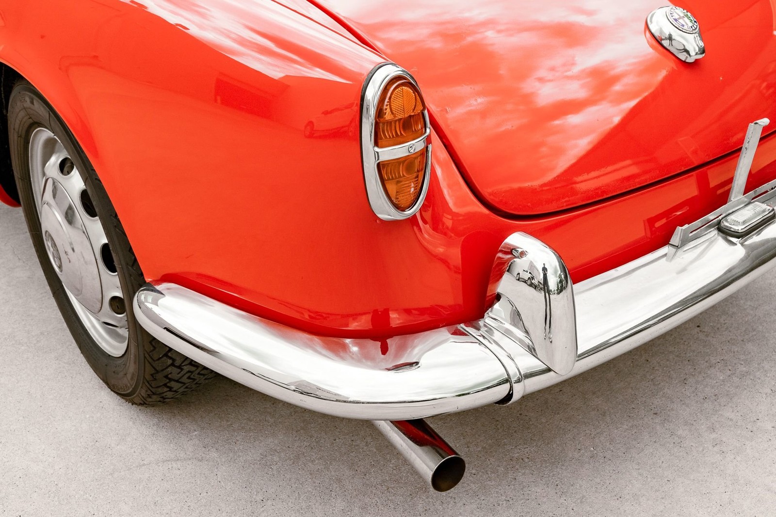 Alfa-Romeo-Spider-1957-Convertible-18