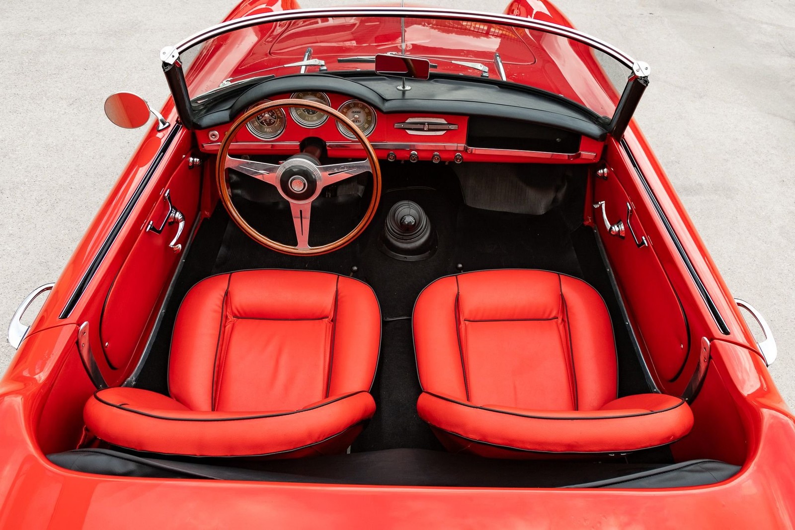 Alfa-Romeo-Spider-1957-Convertible-21