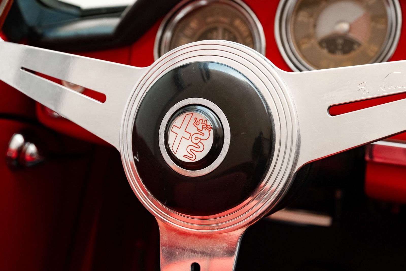 Alfa-Romeo-Spider-1957-Convertible-23